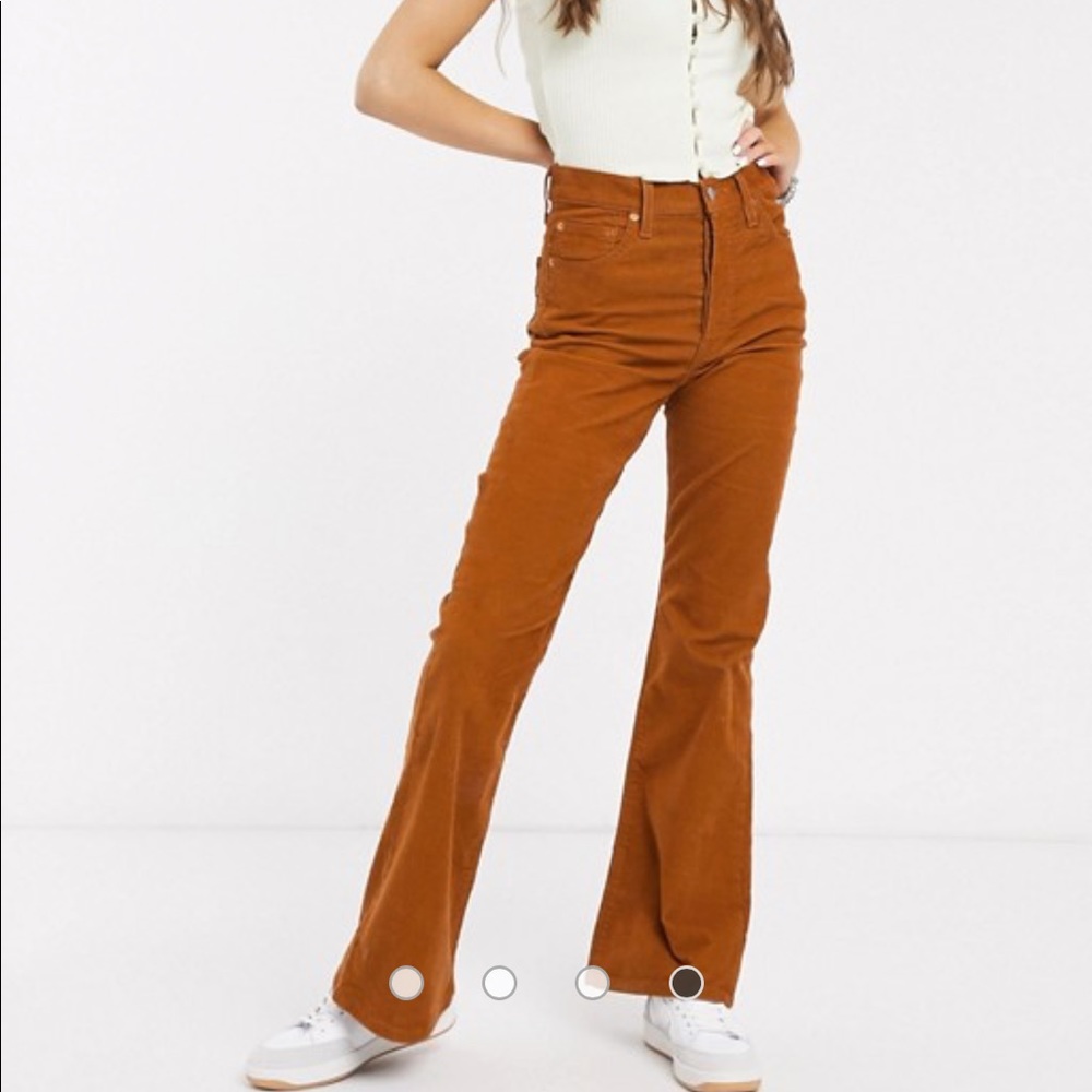 Levi’s Ribcage Flare Cord Jeans in Caramel Cafe - Picture 10 of 13